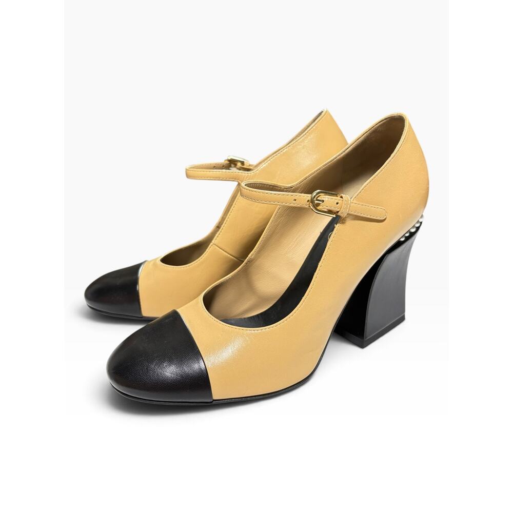 Chanel 2022 Metiers d'Art Pearl CC Cap Toe Mary Jane Pumps Beige Black 38 8 - Picture 8 of 12